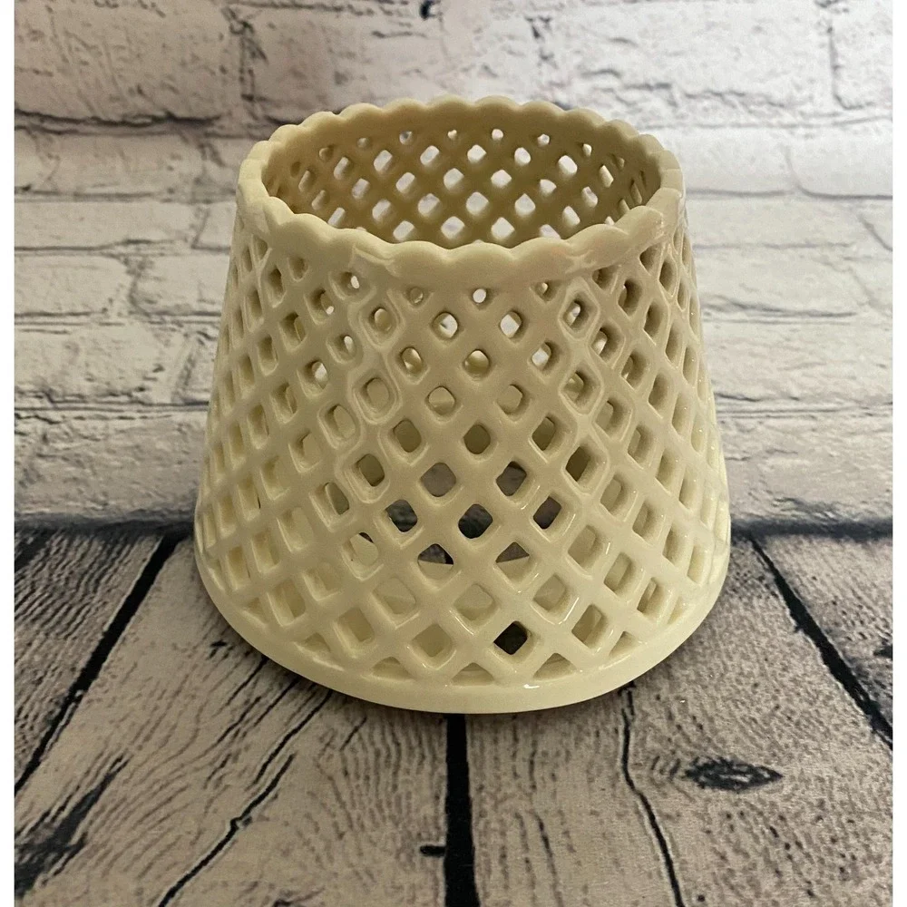 Home‎ Interiors Ivory Lattice Cutout Candle Topper Shade Ceramic Round Shaped